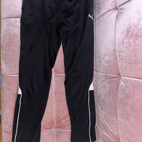 Sport pants with an ajustable band - Picture 2 of 4